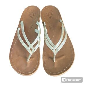 Olukai sandals Women’s size 11